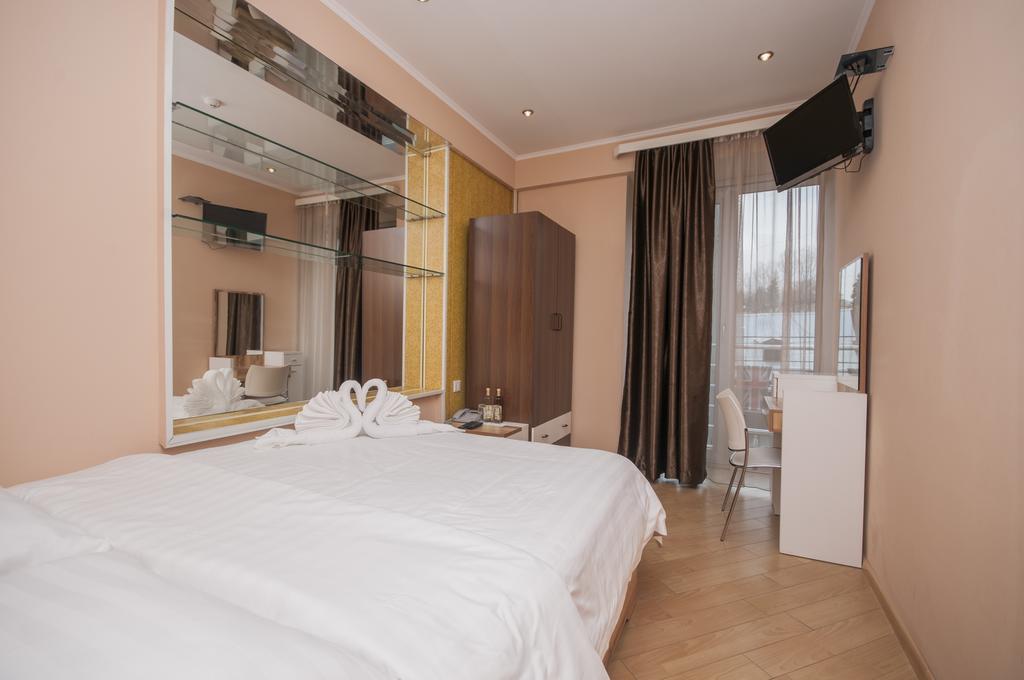 Hotel London Palace Tbilisi Esterno foto