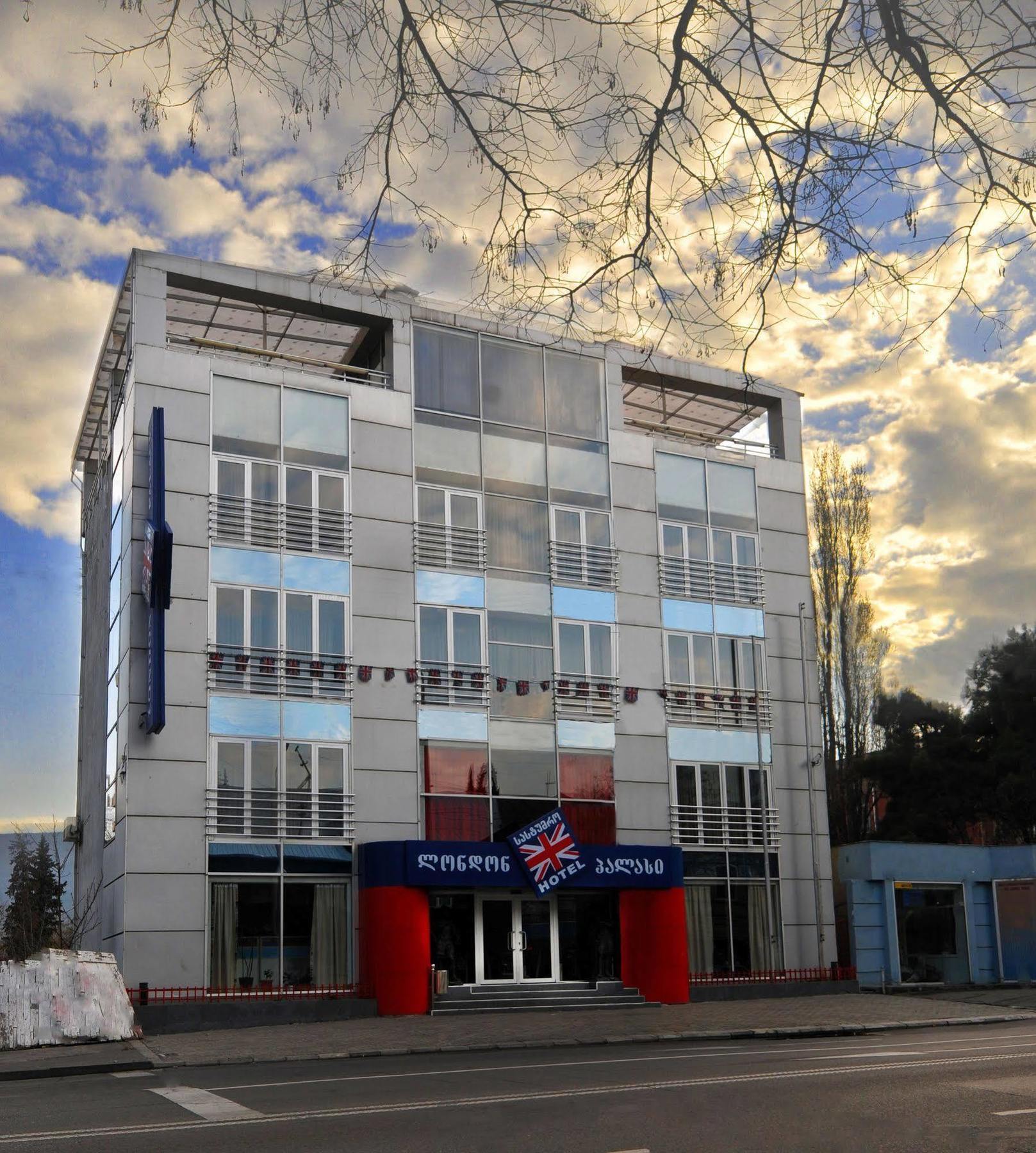 Hotel London Palace Tbilisi Esterno foto