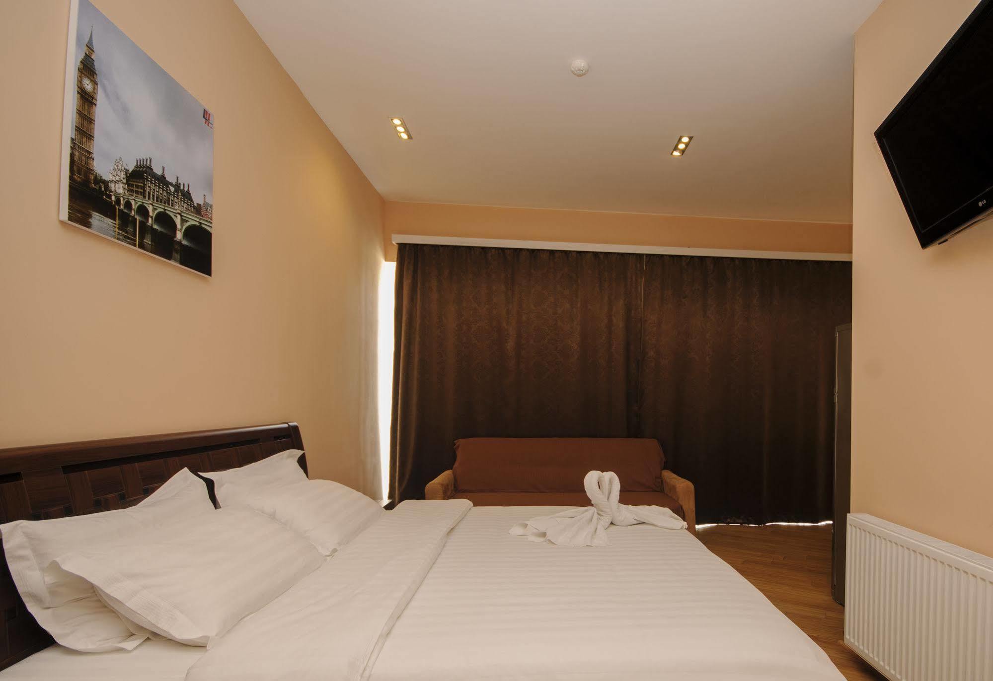 Hotel London Palace Tbilisi Esterno foto